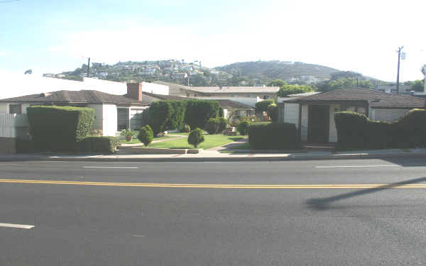 544-560 Glenneyre St in Laguna Beach, CA - Foto de edificio - Building Photo