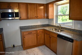 3603 Willowwood Ct in Jeffersontown, KY - Building Photo - Building Photo