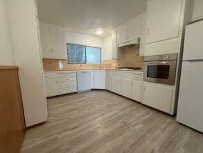 330 E Fairview Ave, Unit 4 in Glendale, CA - Foto de edificio - Building Photo