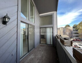 9817 E Peakview Ave in Englewood, CO - Building Photo - Building Photo