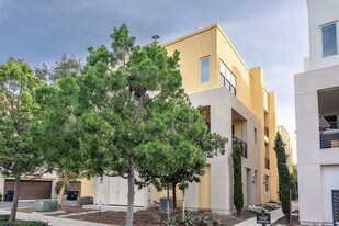 216 Paramount in Irvine, CA - Building Photo