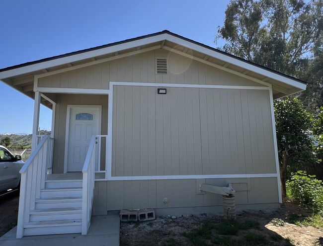 31228 Blair Rd in Exeter, CA - Foto de edificio - Building Photo