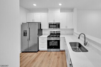 5103 Mary Ashby Way in Pennington, NJ - Building Photo - Building Photo