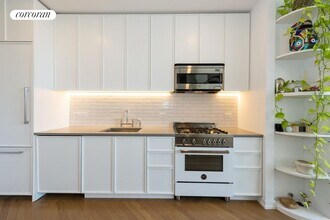 184 Kent Ave in Brooklyn, NY - Building Photo - Building Photo