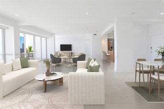 11 Island Ave in Miami Beach, FL - Building Photo - Building Photo