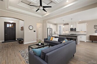 15 Manchester Dr in Edinburg, TX - Building Photo - Building Photo