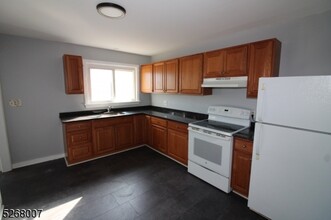 348 Strotz Rd in Asbury, NJ - Building Photo - Building Photo