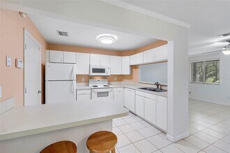 2169 Discovery Cir W in Deerfield Beach, FL - Building Photo - Building Photo
