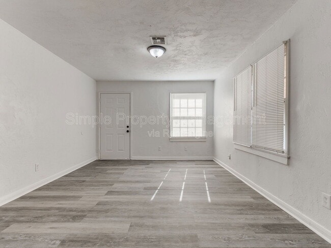 405 E Northrup Dr in Midwest City, OK - Building Photo - Building Photo