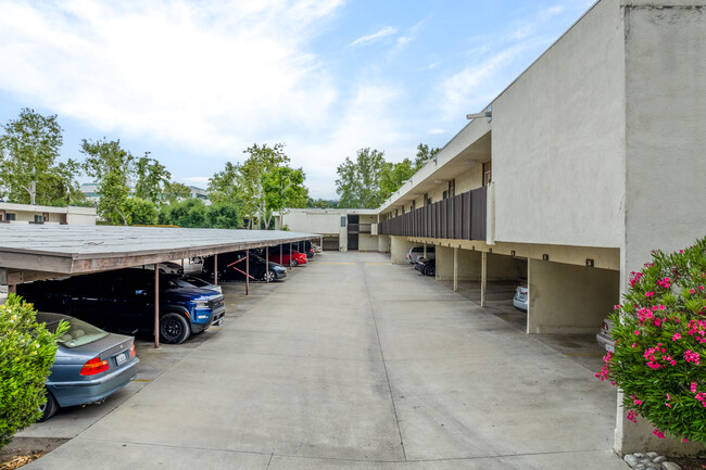 Old Orchard Condominiums in Valencia, CA - Building Photo - Building Photo