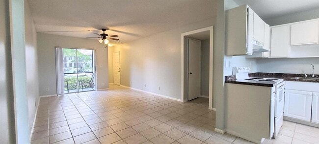 701 Gardens Dr in Pompano Beach, FL - Foto de edificio - Building Photo