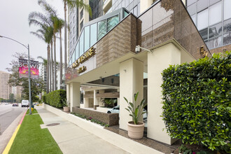 Park Wilshire in Los Angeles, CA - Building Photo - Building Photo