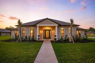 6028 Sundown Dr in Dade City, FL - Building Photo