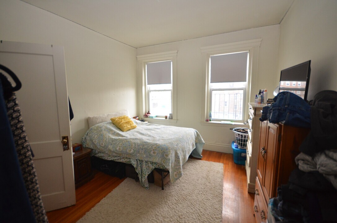 1353 Commonwealth Ave, Unit 18 in Boston, MA - Building Photo