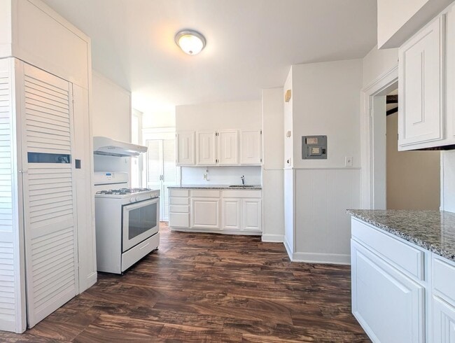 148 South St in Jersey City, NJ - Building Photo - Building Photo