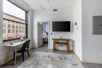 5000 Euclid Ave in Cleveland, OH - Building Photo - Building Photo