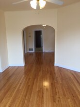 1463 W Montrose Ave, Unit 1 in Chicago, IL - Foto de edificio - Building Photo