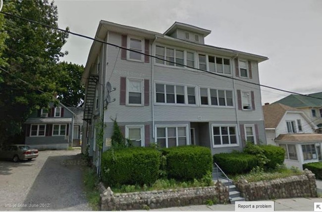 47-59 Wood Ave in Woonsocket, RI - Foto de edificio - Building Photo