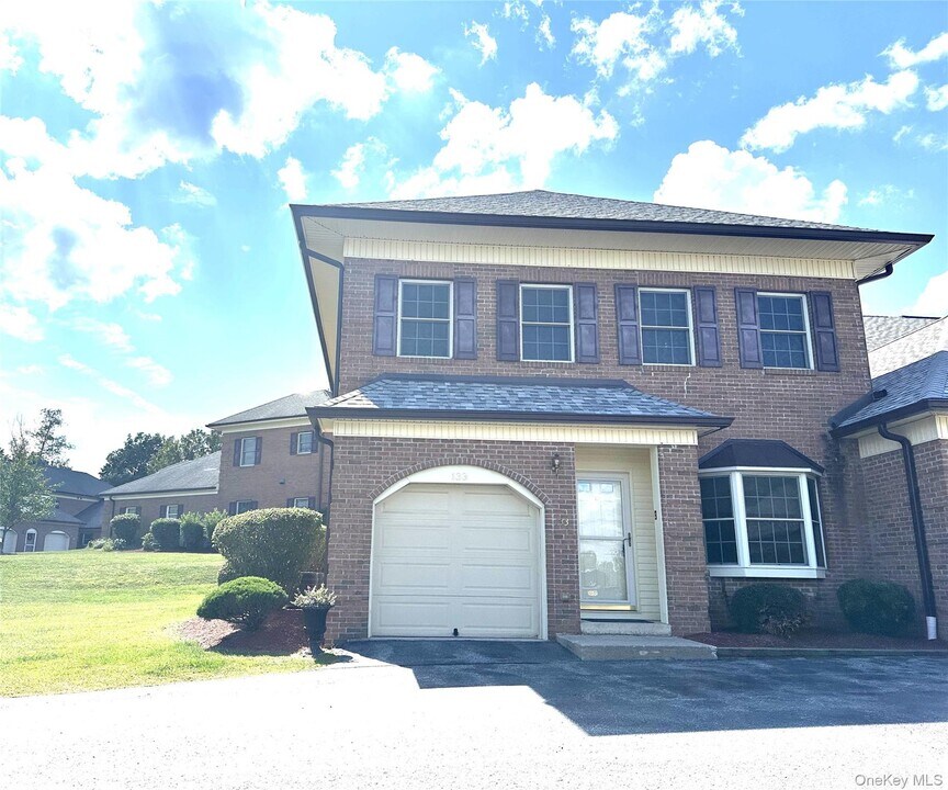 133 High Point Cir in Newburgh, NY - Building Photo