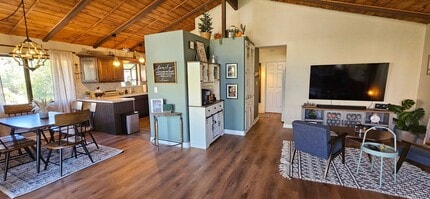 37 Oak Pl in Kernville, CA - Building Photo - Building Photo