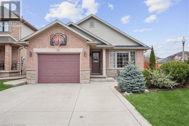 property at 32 Sonoma Ln