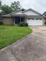 2065 88th Cir in Beaumont, TX - Building Photo