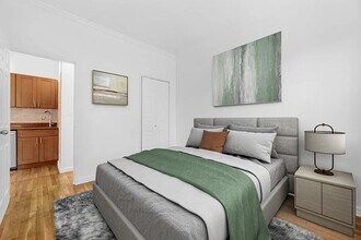 69 1/2 Morton Street in New York, NY - Foto de edificio - Building Photo