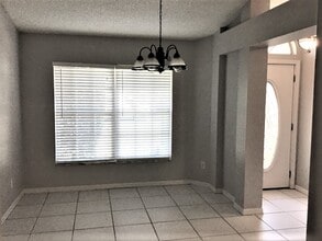 805 Topaz Dr in Rockledge, FL - Foto de edificio - Building Photo