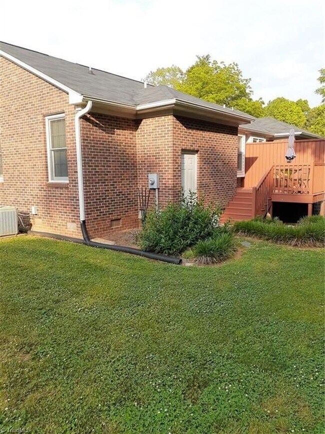 1745 Malone Rd in Burlington, NC - Building Photo - Building Photo