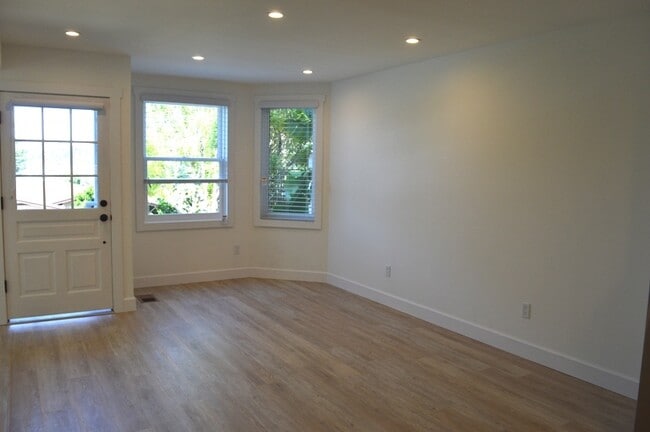 property at 9 Bonita St