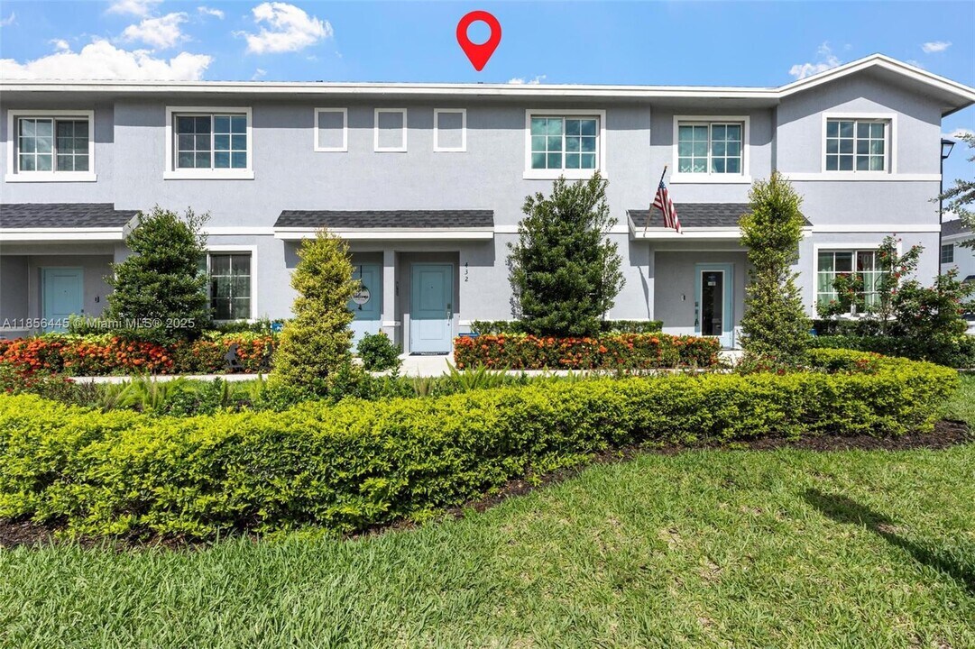 432 NW 10th St in Florida City, FL - Building Photo