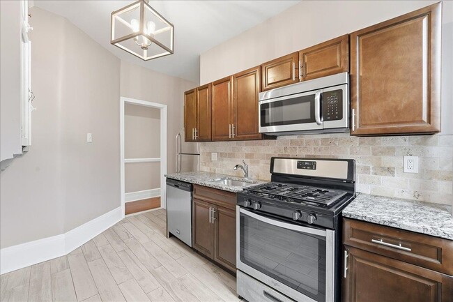 134 Clifton Pl in Jersey City, NJ - Building Photo - Building Photo