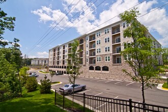 Kensington Place in Woodbridge, VA - Foto de edificio - Building Photo