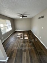 218 SW 19th St in Oak Grove, MO - Building Photo - Building Photo