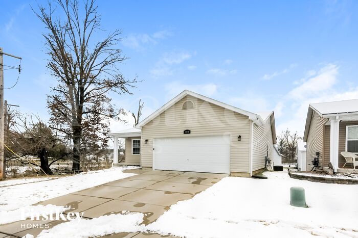100 Eisenhower Dr in St. Peters, MO - Building Photo