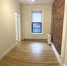 172 Newbury St, Unit 4 in Boston, MA - Building Photo - Building Photo