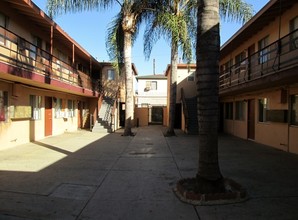 The Bonwood Apartments in El Monte, CA - Building Photo - Building Photo