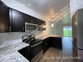 5711 E G Ave in Kalamazoo, MI - Building Photo