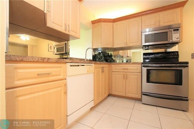 property at 17 Willowbrook Ln