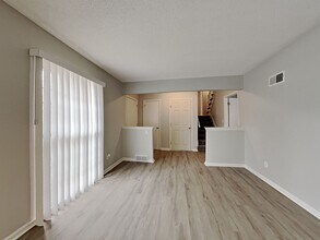 9901 Connell Dr in Overland Park, KS - Building Photo - Building Photo