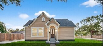2725 Avenue F in Rosenberg, TX - Building Photo