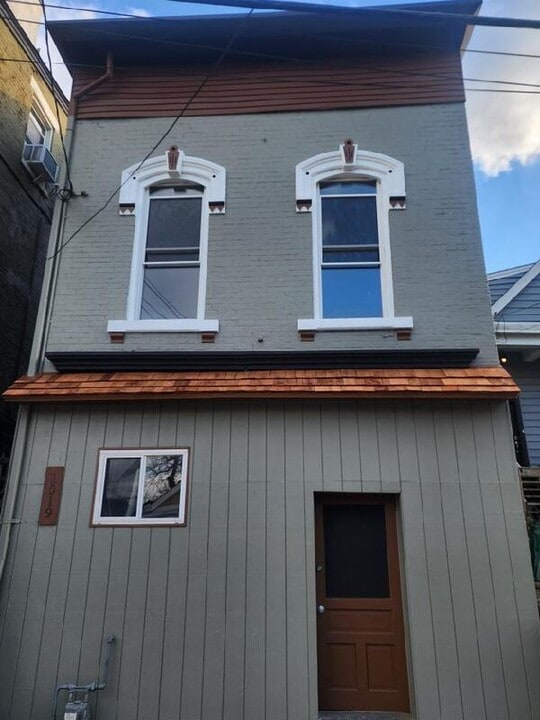 1019 John St in Covington, KY - Building Photo