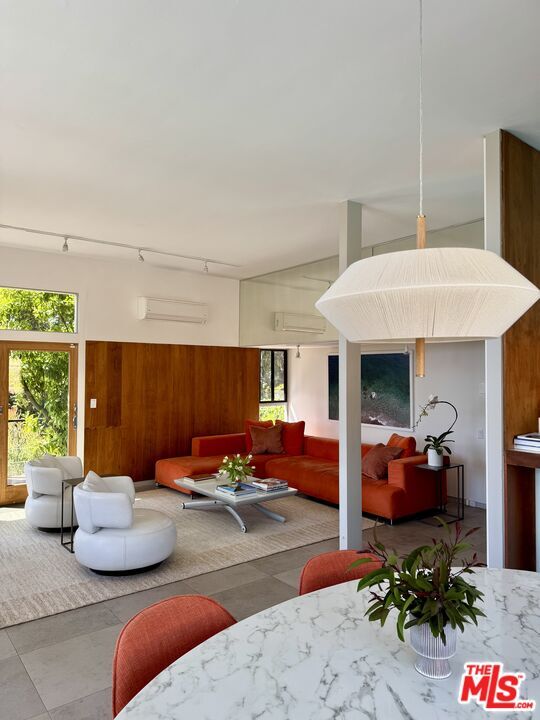 10225 Scenario Ln in Los Angeles, CA - Building Photo - Building Photo