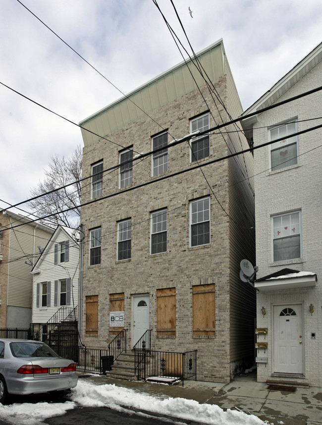 210 South St in Jersey City, NJ - Building Photo - Building Photo