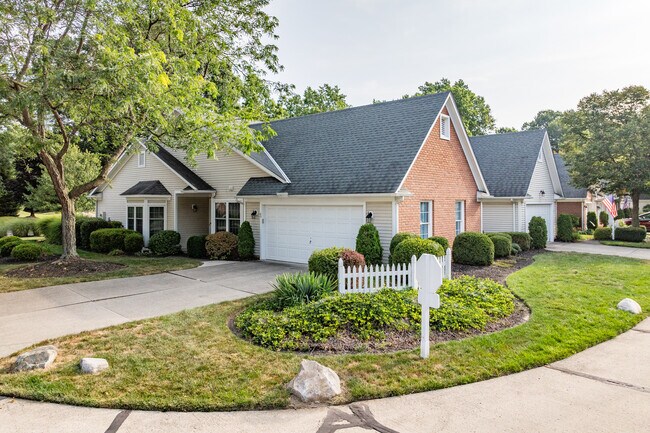 31825 Bayview Dr in Avon Lake, OH - Building Photo - Building Photo