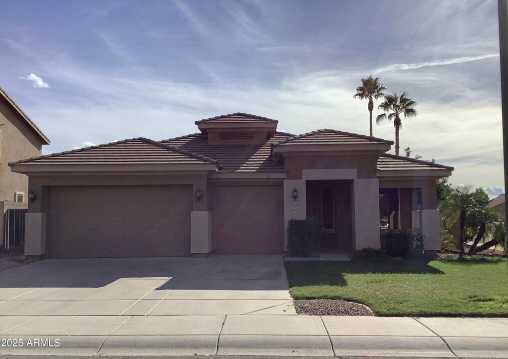 3849 E Wildhorse Dr in Gilbert, AZ - Building Photo