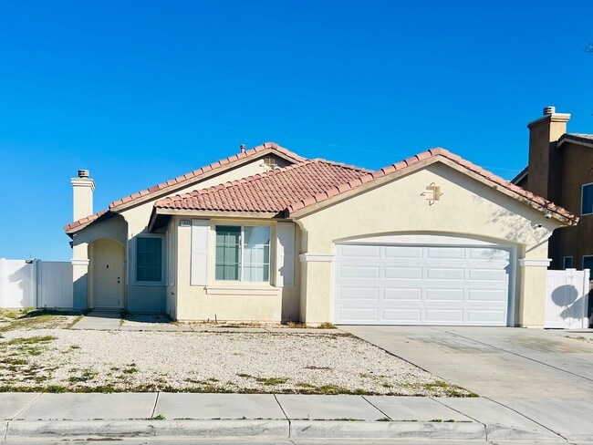 11860 Cliffrose Ct in Adelanto, CA - Foto de edificio - Building Photo