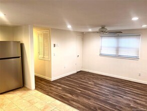 20 W Belmont St in Bay Shore, NY - Building Photo - Building Photo