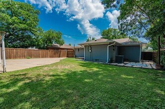 2727 San Marcus Ave in Dallas, TX - Building Photo - Building Photo