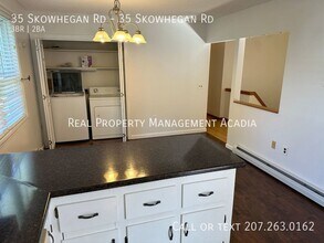 35 Skowhegan Rd-Unit -35 Skowhegan Rd in Fairfield, ME - Building Photo - Building Photo
